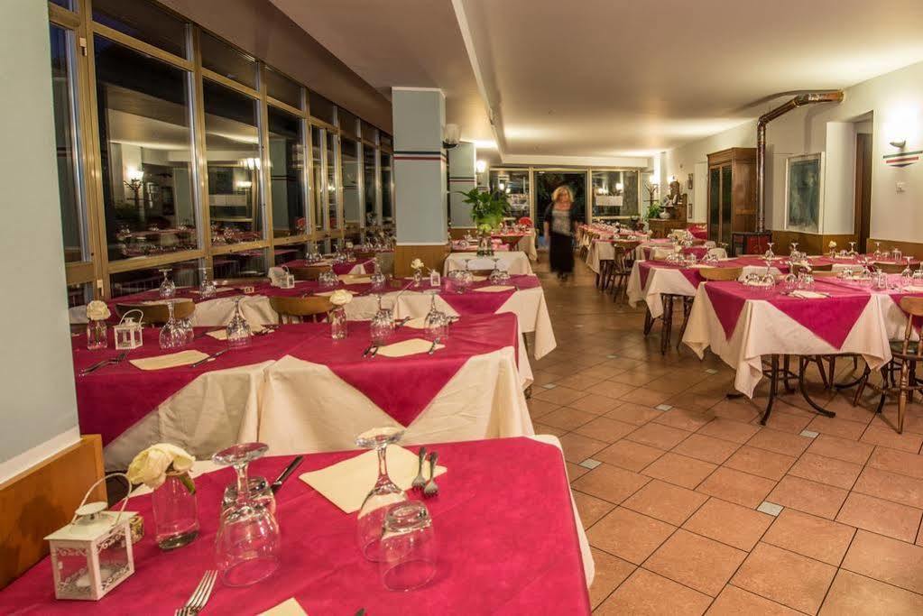 Hotel Funivia Laveno-Mombello Extérieur photo